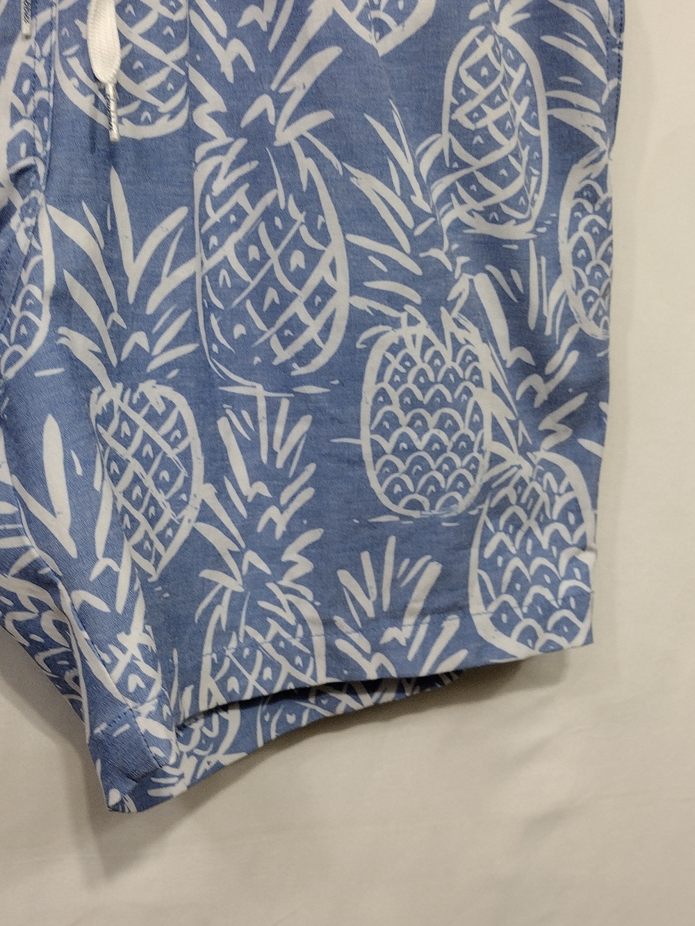 Chubbies Pineapple Print Swim Trunks Mens L Blue Vacation Beach Swim Outdoor - Picture 3 of 6